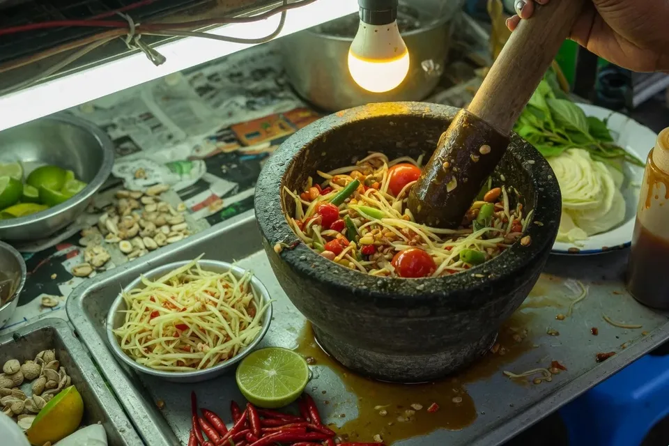 Chilli and the condiment tray — later in the day.